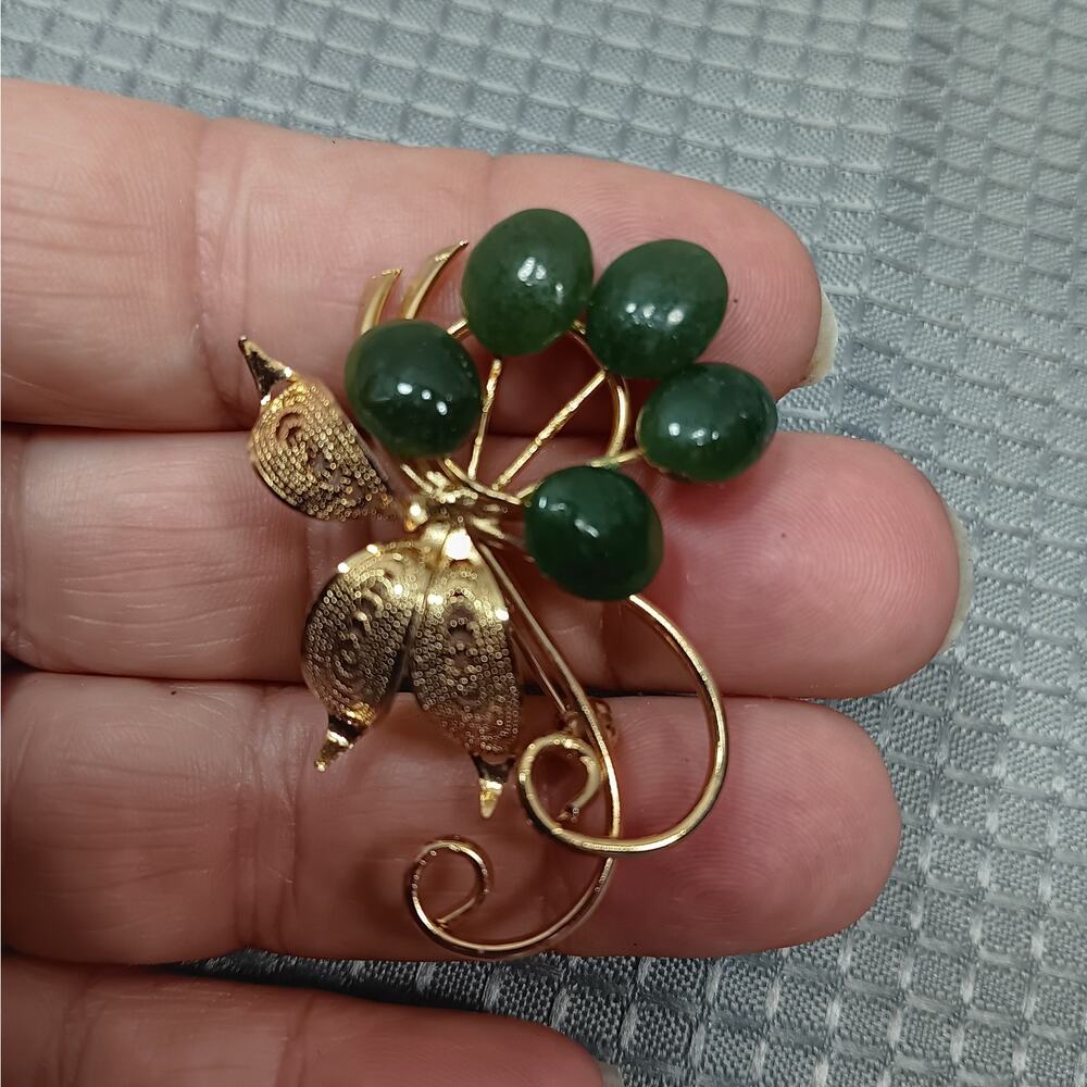 Vintage Pin Brooch Gold Colored Green Jade Colored Cabochon Stones Filigree
